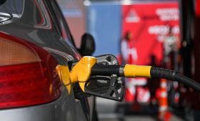 Оптовые цены на бензин упали впервые с конца мая