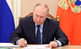 Путин подписал закон о запрете менять пол