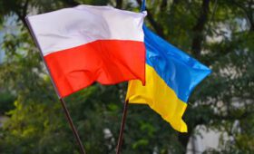 Политолог объяснил, почему Киев не хочет извиняться перед поляками за Волынскую резню