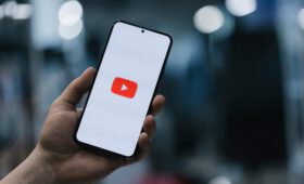 Песков опроверг наличие планов по блокировке YouTube в России