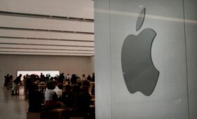 Apple начала разработку iPad с роботизированной рукой